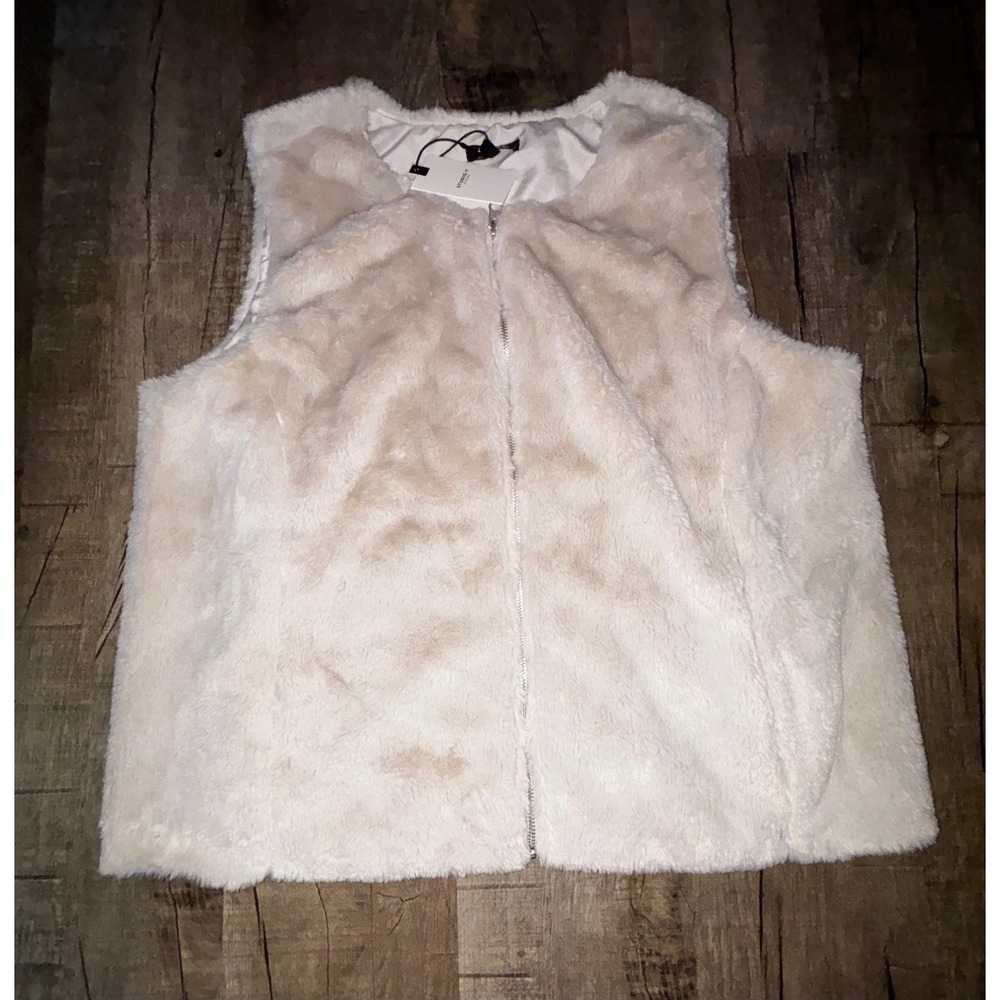 Studio Y by Maurices Faux Fur Vest Cream Zip Front Sleeveless Jacket XL NWT
